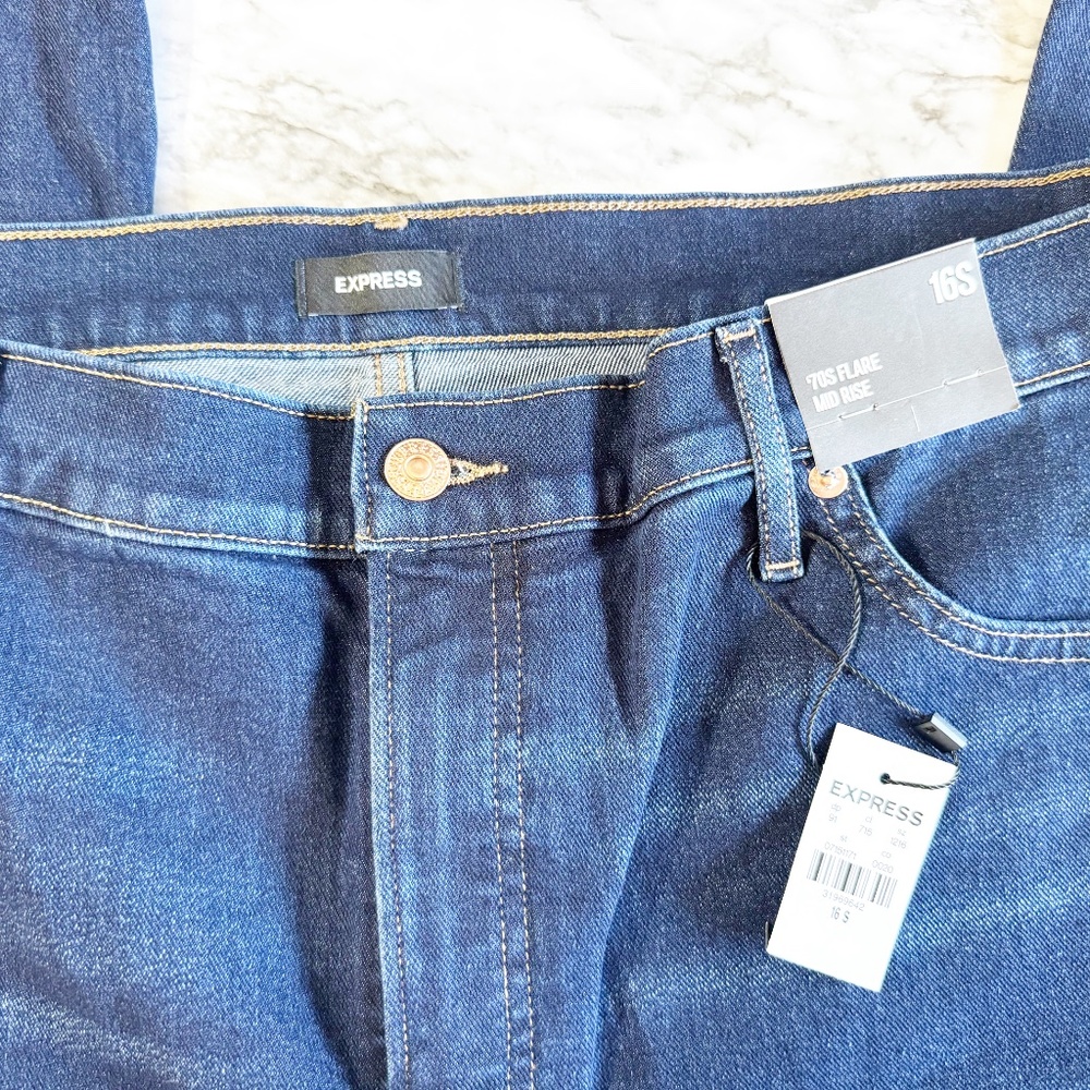 Express '70s Flare Mid Rise - Picture 11 of 12